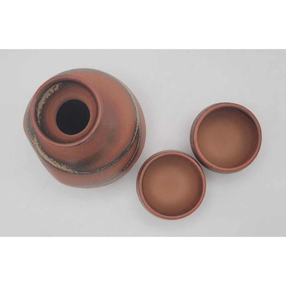 Vintage Japanese Stoneware Sake Set – Tokkuri Flask with 2 Guinomi Cups – Earth - Picture 5 of 6